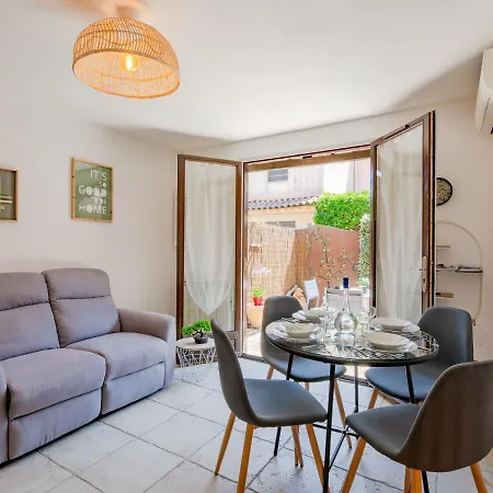 Apartment Les Lavandines By Interhome